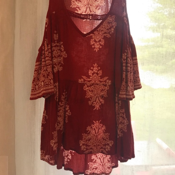 Cold shoulder Blouse - Picture 2 of 3